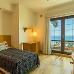 Albella Villa *