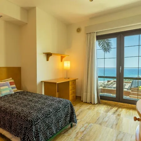 Albella Villa *